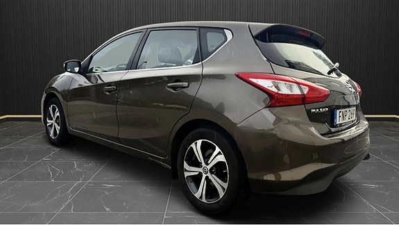 Nissan Pulsar 3 of 8