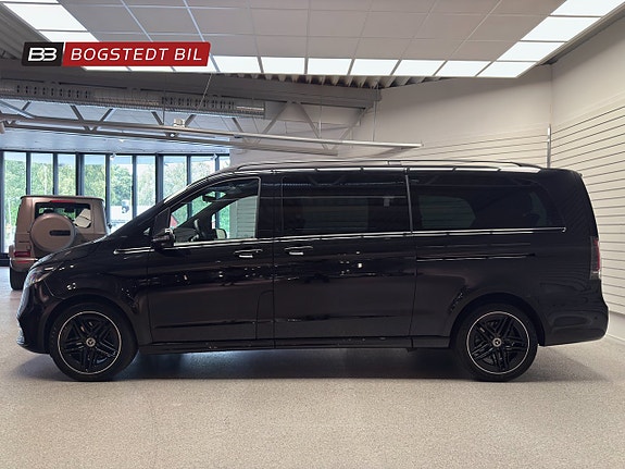 Mercedes-Benz V300 4 of 30