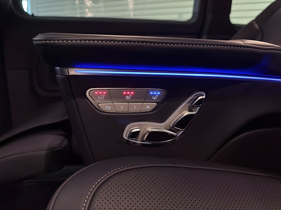 Mercedes-Benz V300 19 of 30