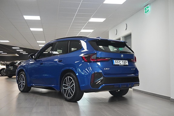 BMW iX1 3 of 19