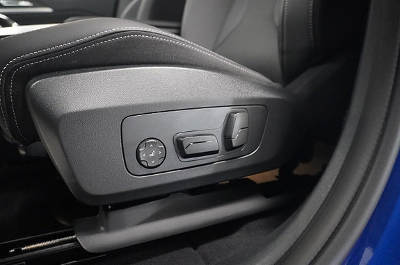 BMW iX1 11 of 19