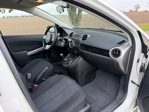 Mazda 2 8 of 8