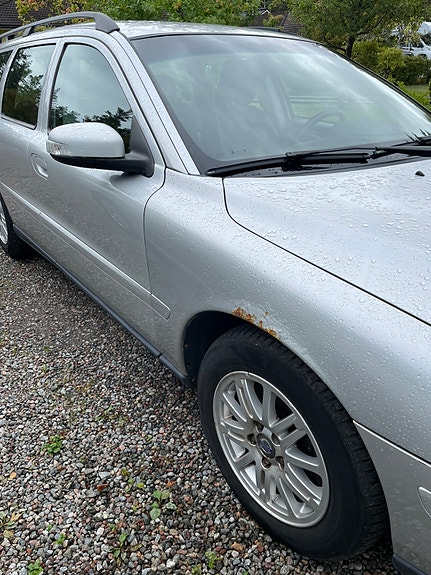 Volvo V70 7 of 8