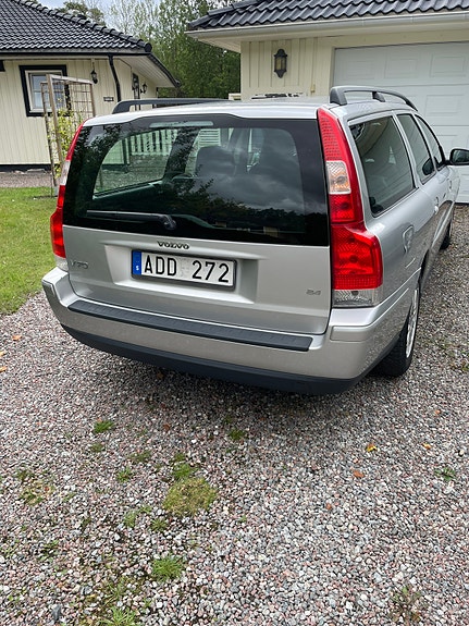 Volvo V70 3 of 8