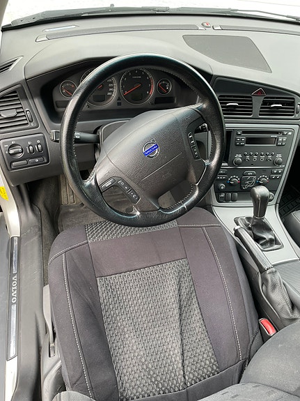 Volvo V70 8 of 8