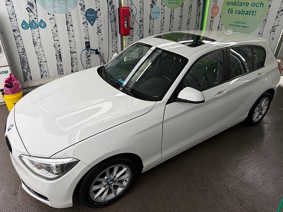 BMW 118d 4 of 6