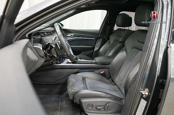 Audi Q8 10 of 28