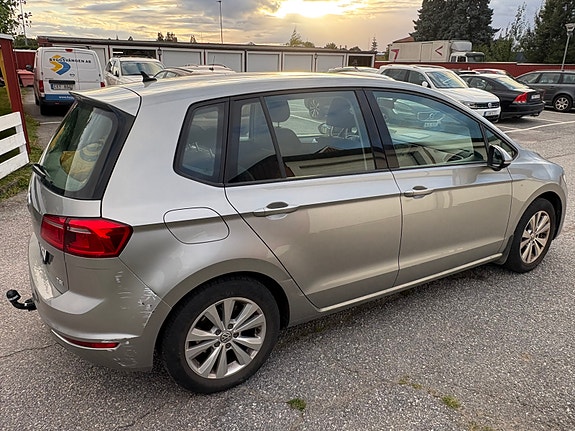 Volkswagen Golf Sportsvan 5 of 7