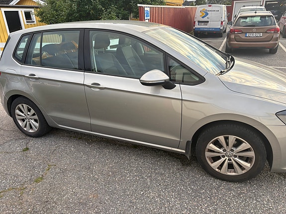 Volkswagen Golf Sportsvan 4 of 7