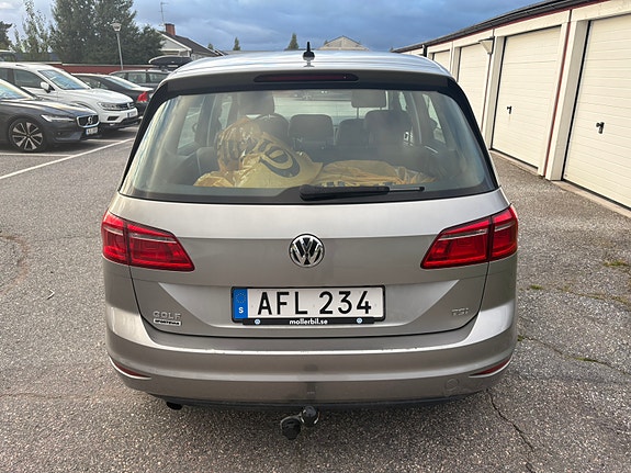 Volkswagen Golf Sportsvan 2 of 7