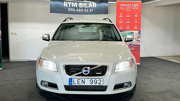 Volvo V70 3 of 19