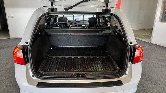 Volvo V70 10 of 19