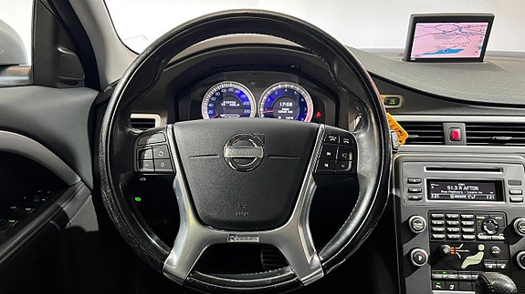 Volvo V70 14 of 19