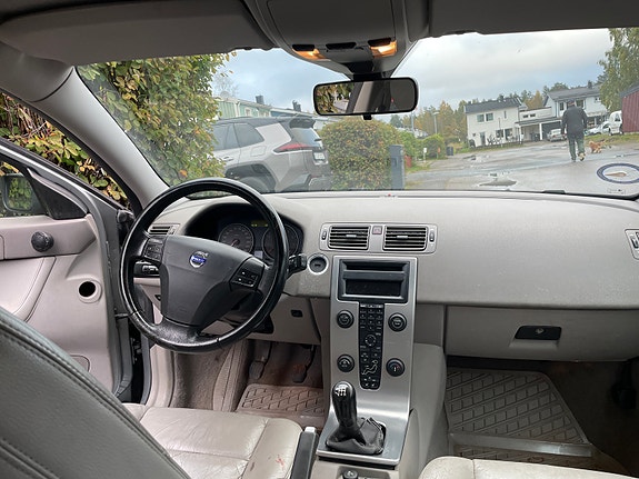 Volvo V50 4 of 11