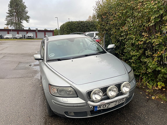 Volvo V50 2 of 11