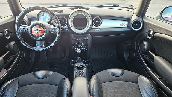 MINI Cooper 8 of 11