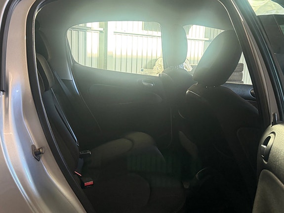 Peugeot 206 11 of 12