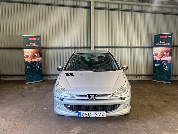 Peugeot 206 4 of 12