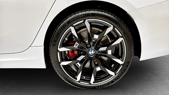BMW 330e 6 of 17