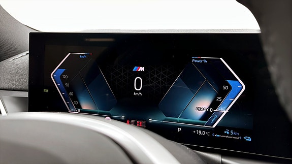 BMW 330e 9 of 17