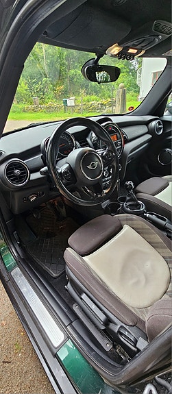 MINI Cooper 6 of 8