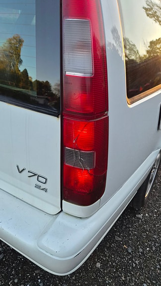 Volvo V70 8 of 10