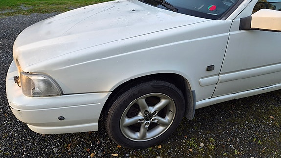 Volvo V70 7 of 10