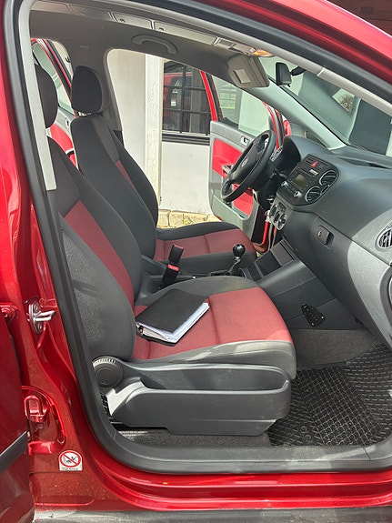 Volkswagen Golf Plus 6 of 9