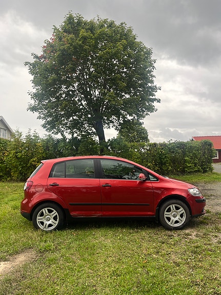 Volkswagen Golf Plus 2 of 9