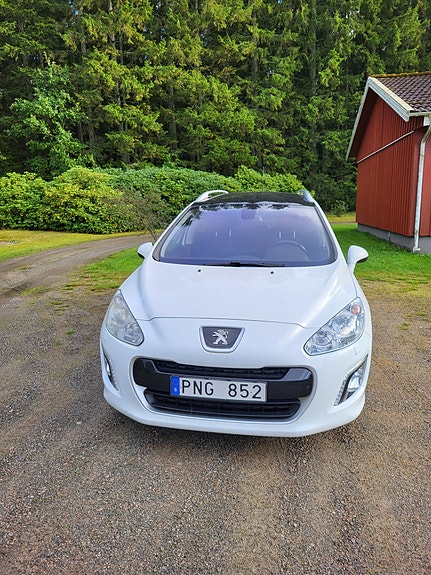 Peugeot 308 SW 3 of 10