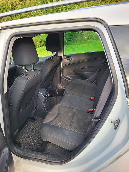 Peugeot 308 SW 7 of 10