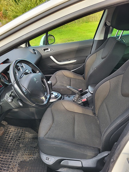 Peugeot 308 SW 10 of 10