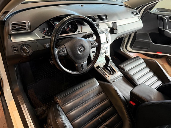 Volkswagen Passat Alltrack 10 of 28