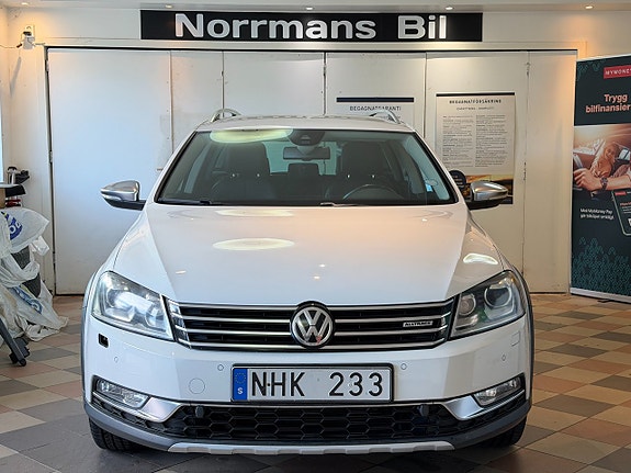 Volkswagen Passat Alltrack 2 of 28