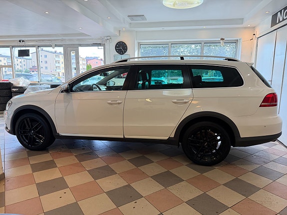 Volkswagen Passat Alltrack 4 of 28