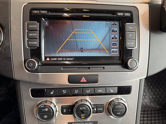 Volkswagen Passat Alltrack 16 of 28