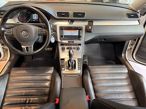 Volkswagen Passat Alltrack 14 of 28