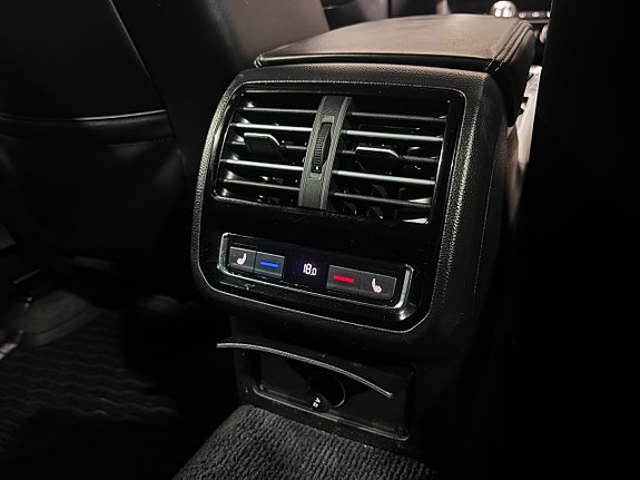 Volkswagen Passat 20 of 22