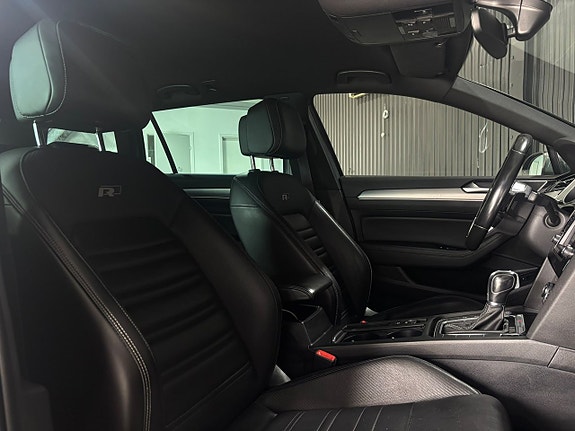 Volkswagen Passat 10 of 22
