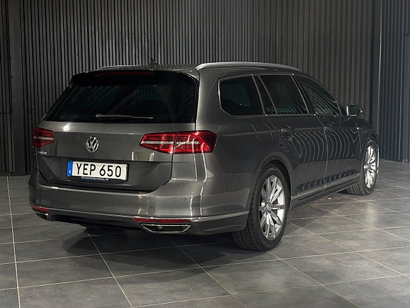 Volkswagen Passat 4 of 22