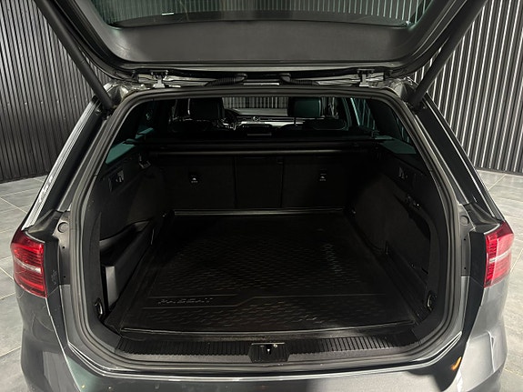 Volkswagen Passat 21 of 22