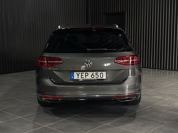 Volkswagen Passat 5 of 22