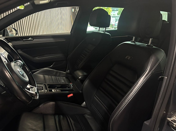 Volkswagen Passat 9 of 22