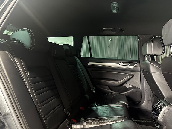 Volkswagen Passat 15 of 22
