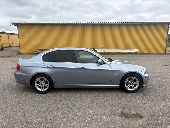 BMW 320d 4 of 14