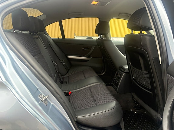 BMW 320d 14 of 14