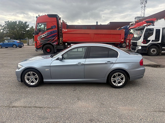 BMW 320d 2 of 14