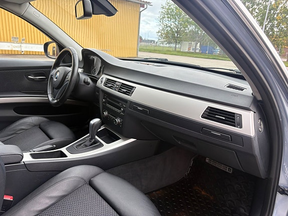 BMW 320d 12 of 14