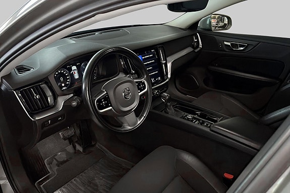 Volvo V60 Cross Country 8 of 18