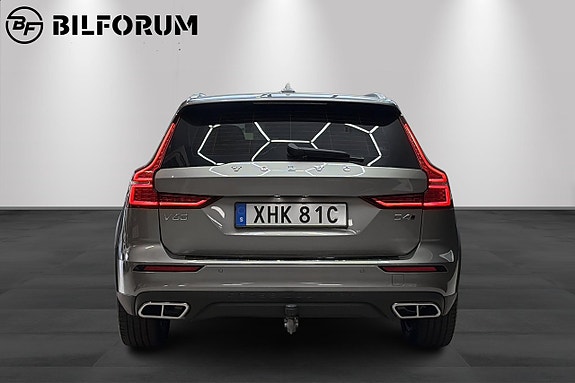 Volvo V60 Cross Country 6 of 18